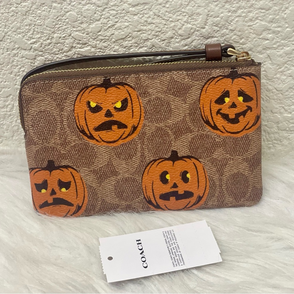 NWT Coach Corner Zip Wristlet In Signature Canvas With Halloween Print CCL20 - Picture 4 of 11